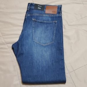 HUGO BOSS Mens Jean's Relaxed Fit NWT Size 38